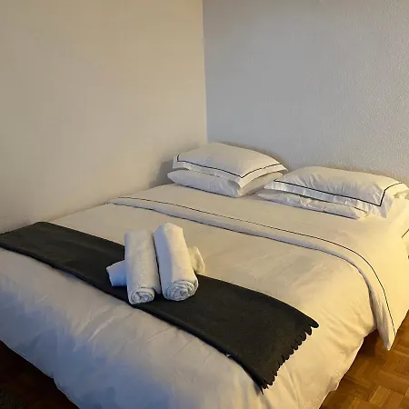 Διαμέρισμα Beautiful 2 Minutes From The Train Station