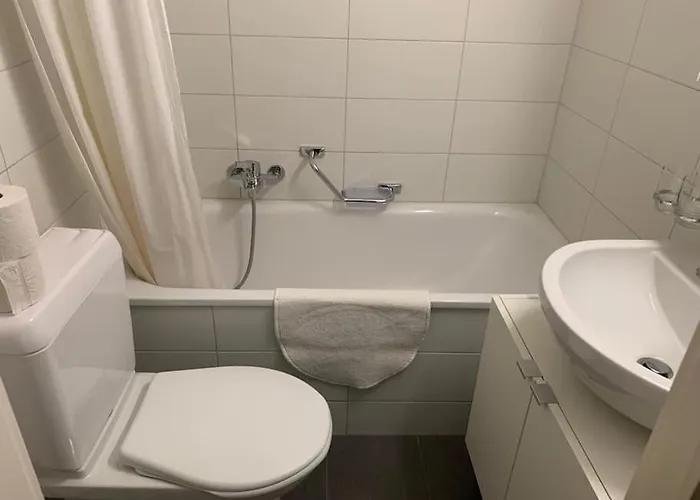 Beautiful 2 Minutes From The Train Station Appartamento *